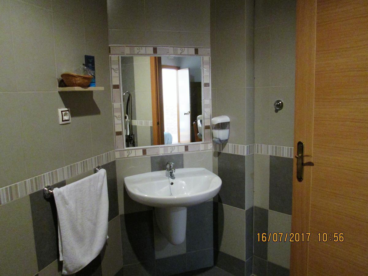 Hostal Banderas Fuensanta de Martos Exterior foto